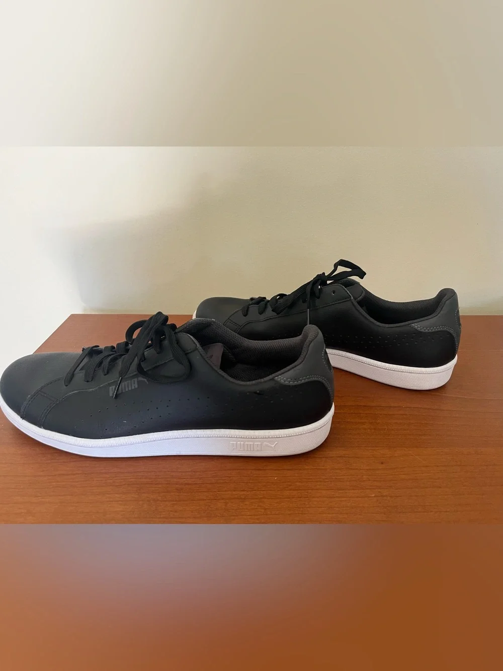 Puma Smash Perf Leather athletic shies size 12